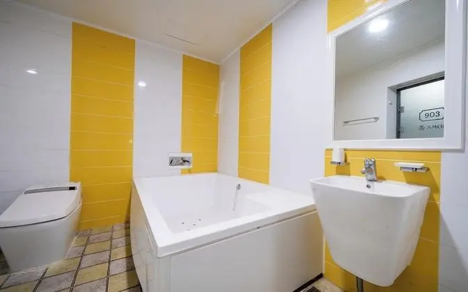 Oda (Deluxe room (free Netflix viewing/mas)