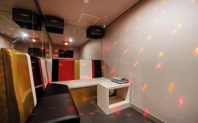 Oda (VIP* Karaoke is available until 11 o')