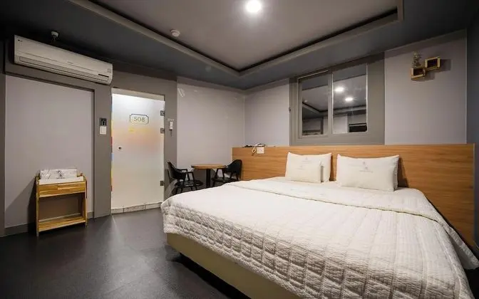 Oda (VIP* Karaoke is available until 11 o')