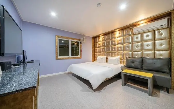 Oda (Normal room (free Netflix available))