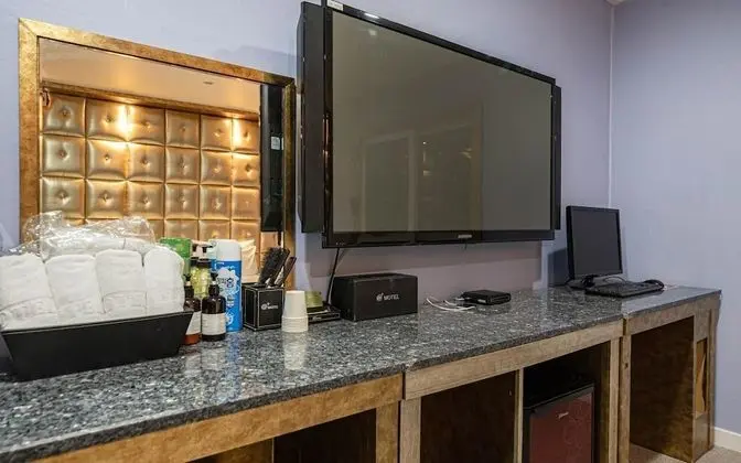 Oda (Normal room (free Netflix available))