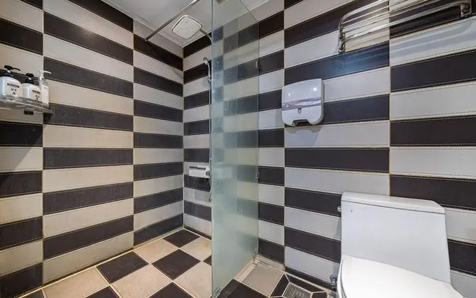 Oda (Normal room (free Netflix available))