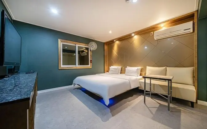 Oda (Normal room (free Netflix available))