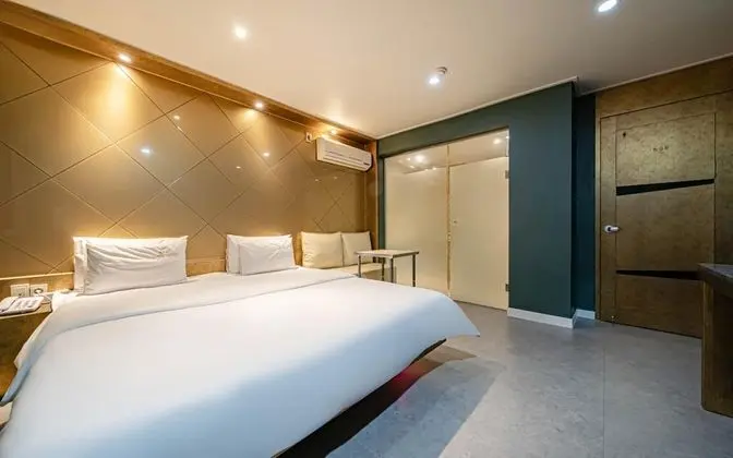 Oda (Normal room (free Netflix available))