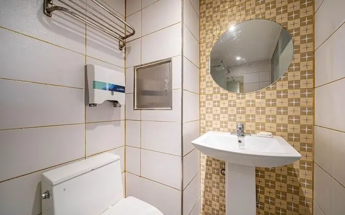 Oda (Normal room (free Netflix available))