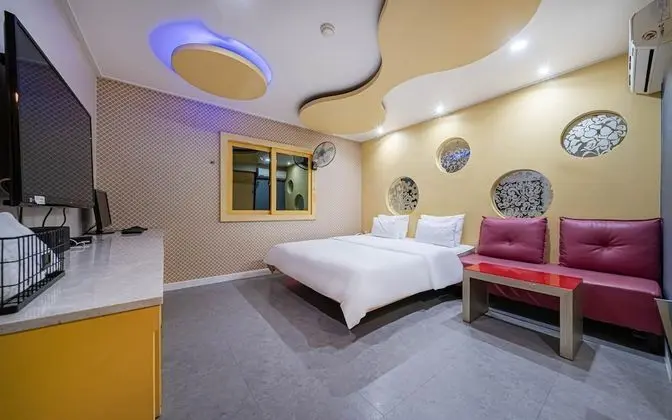 Oda (Normal room (free Netflix available))