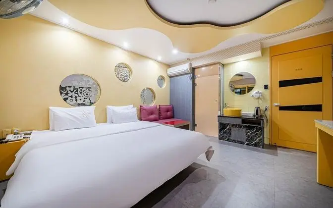 Oda (Normal room (free Netflix available))