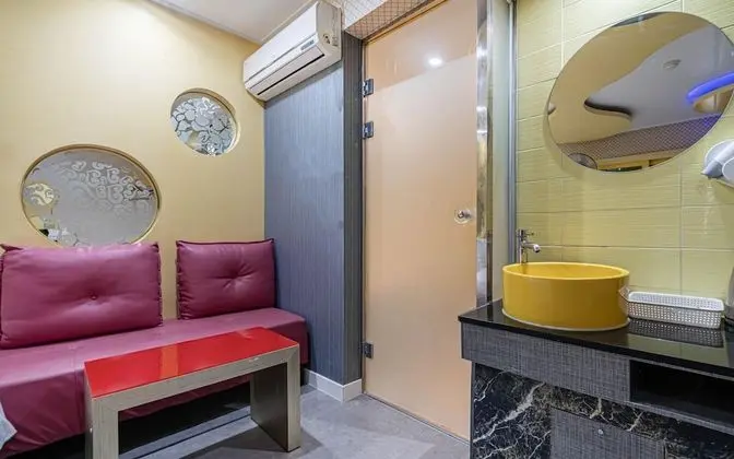 Oda (Normal room (free Netflix available))