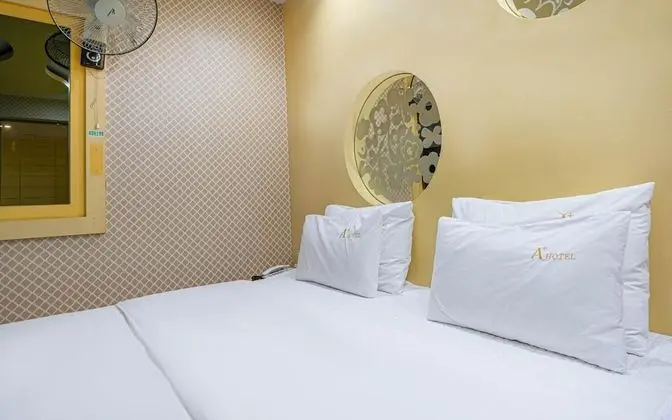 Oda (Normal room (free Netflix available))