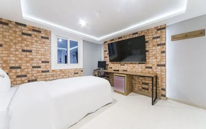 Oda (Twin Room (Twin Bath + 2 75-inch TVs))
