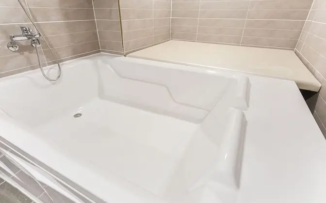 Oda (Twin Room (Twin Bath + 2 75-inch TVs))