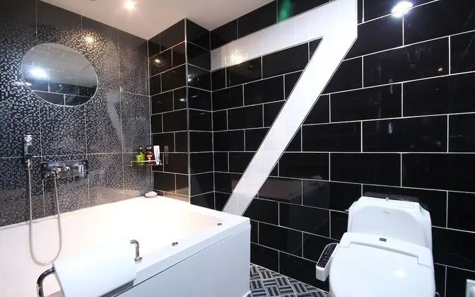 Oda (Matrix (OTT Bathtub))