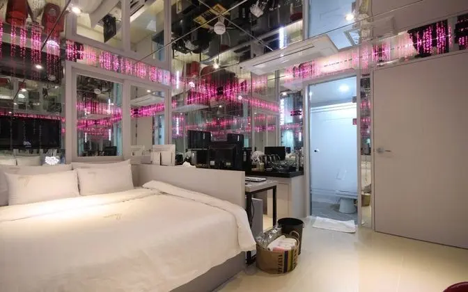 Oda (Matrix (OTT Bathtub))