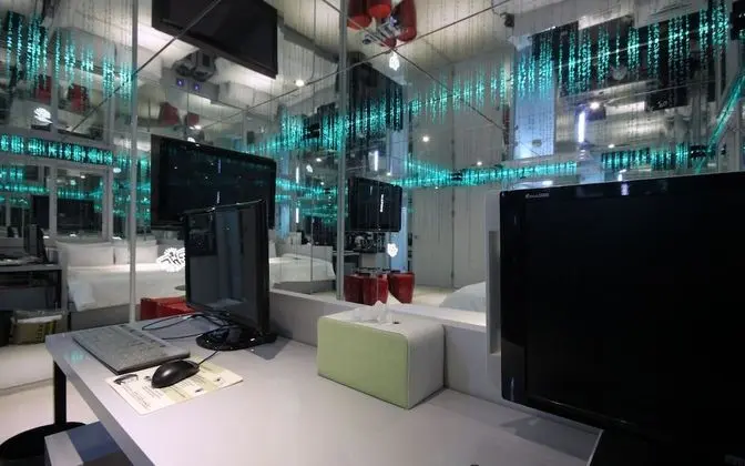 Oda (Matrix (OTT Bathtub))