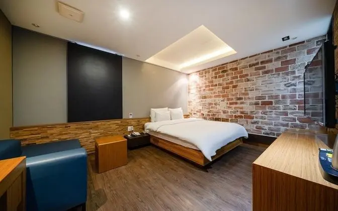 Oda (Deluxe (whirlpool or round bathtub la)