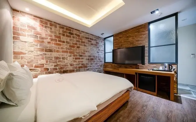 Oda (Deluxe (whirlpool or round bathtub la)