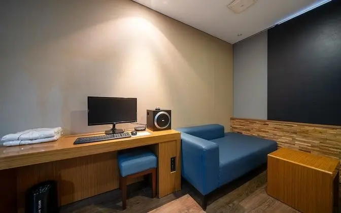 Oda (Deluxe (whirlpool or round bathtub la)