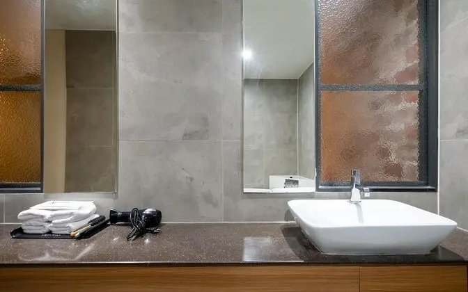 Oda (Deluxe (whirlpool or round bathtub la)