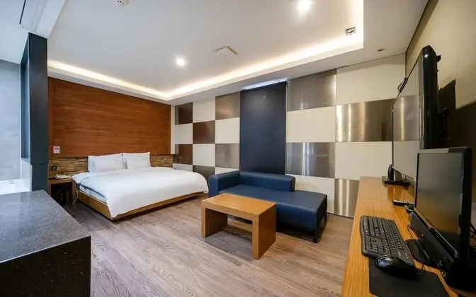 Oda (VIP-Style Room (Clothing Care Machine)