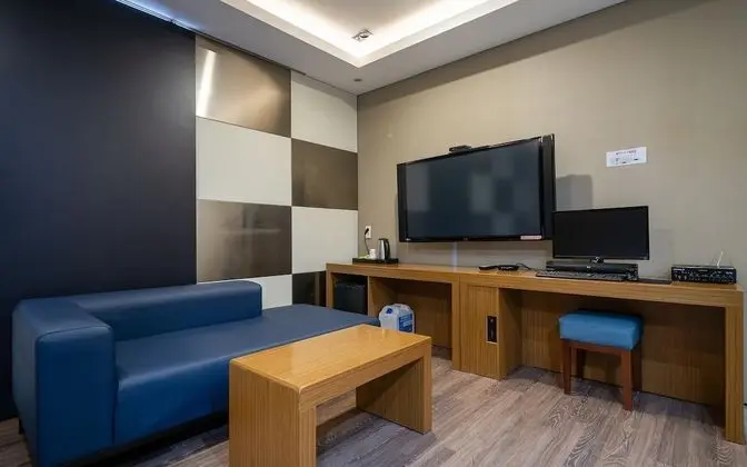 Oda (VIP-Style Room (Clothing Care Machine)