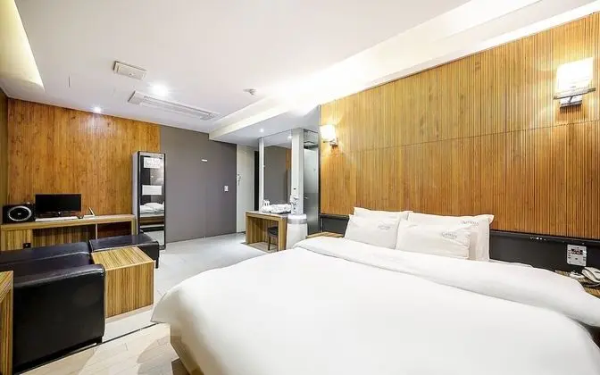 Oda (VIP-Style Room (Clothing Care Machine)