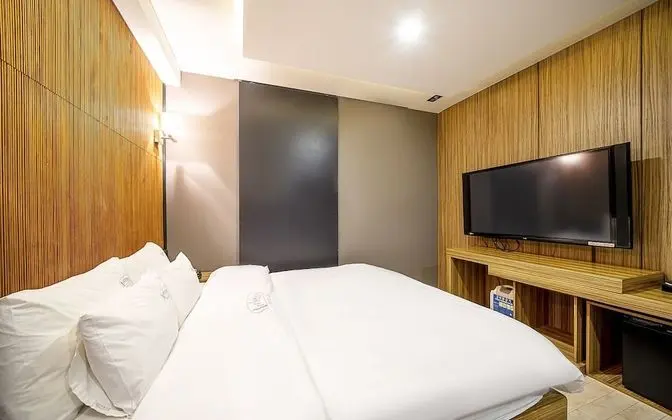 Oda (VIP-Style Room (Clothing Care Machine)