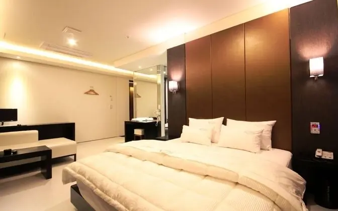 Oda (VIP-Style Room (Clothing Care Machine)