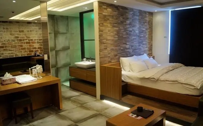 Oda (VIP-Style Room (Clothing Care Machine)