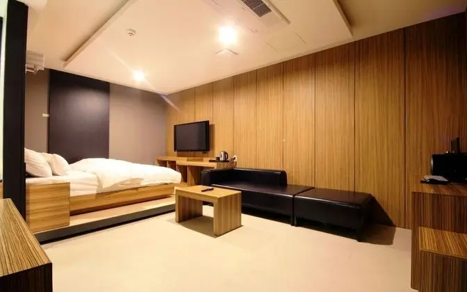 Oda (VIP-Style Room (Clothing Care Machine)