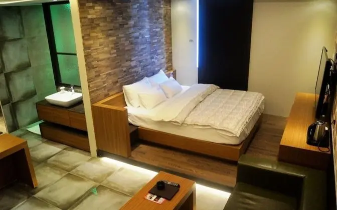 Oda (VIP-Style Room (Clothing Care Machine)