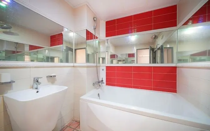 Oda (Standard (Extra Charge for Consecutiv)