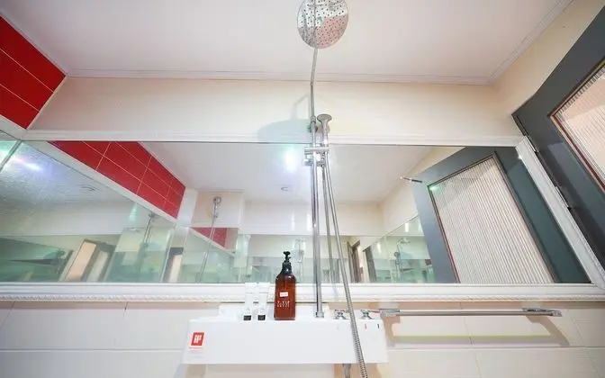 Oda (Standard (Extra Charge for Consecutiv)