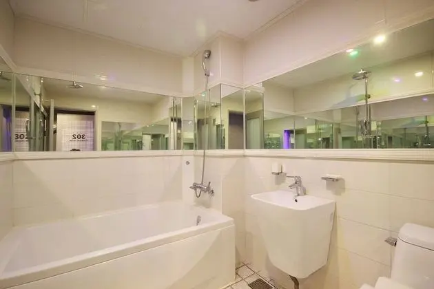 Oda (Standard (Extra Charge for Consecutiv)