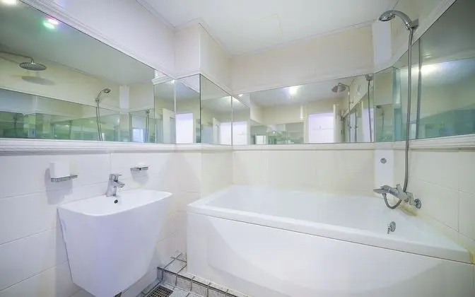 Oda (Twin (Extra Charge for Consecutive St)