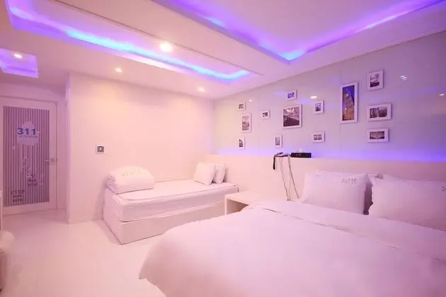 Oda (Twin (Extra Charge for Consecutive St)