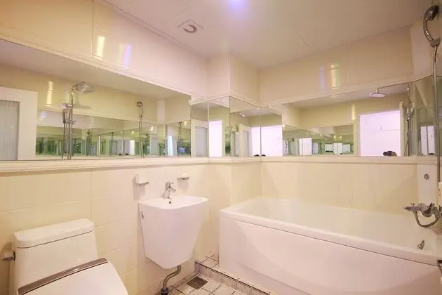 Oda (Twin (Extra Charge for Consecutive St)