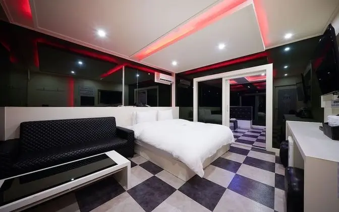 Oda (VVIP Event Room (Extra Charge for Con)