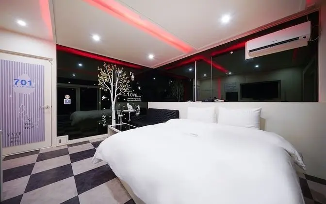 Oda (VVIP Event Room (Extra Charge for Con)