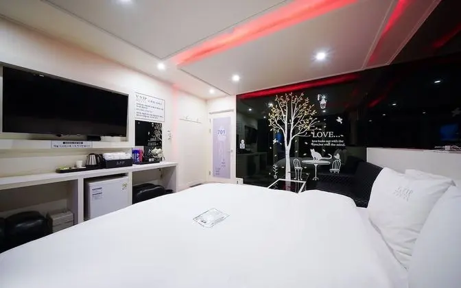 Oda (VVIP Event Room (Extra Charge for Con)