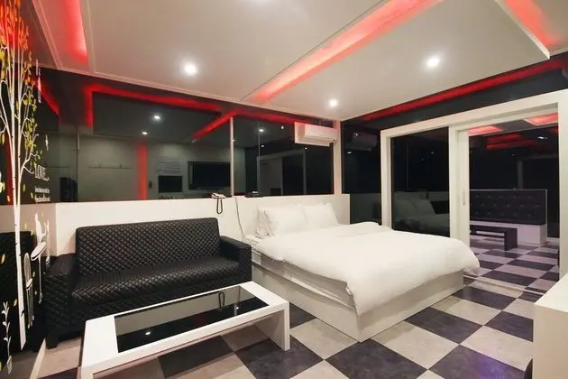 Oda (VVIP Event Room (Extra Charge for Con)