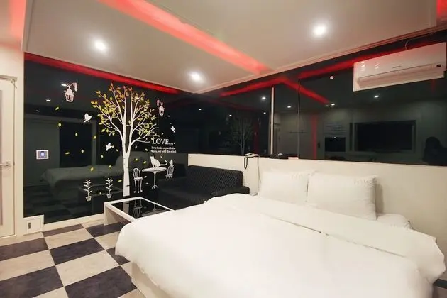 Oda (VVIP Event Room (Extra Charge for Con)