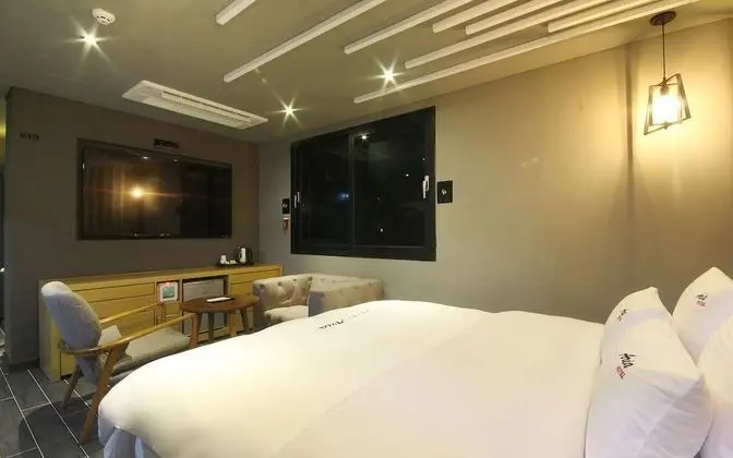 Oda (Premium (Netflix-enabled 65" Sma)