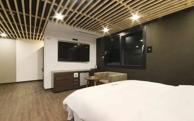 Oda (Premium (Netflix-enabled 65" Sma)