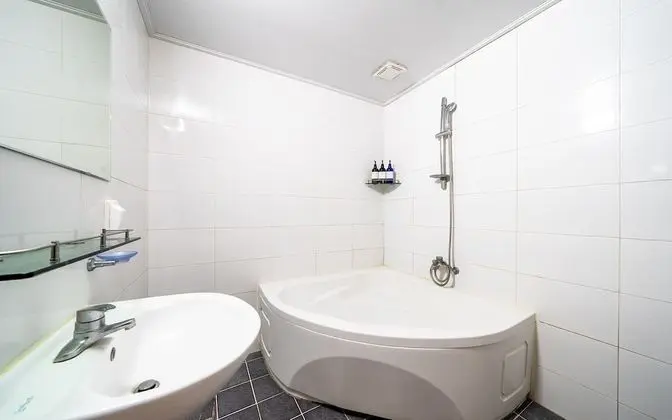 Oda (Deluxe PC Room (High specification 1P)