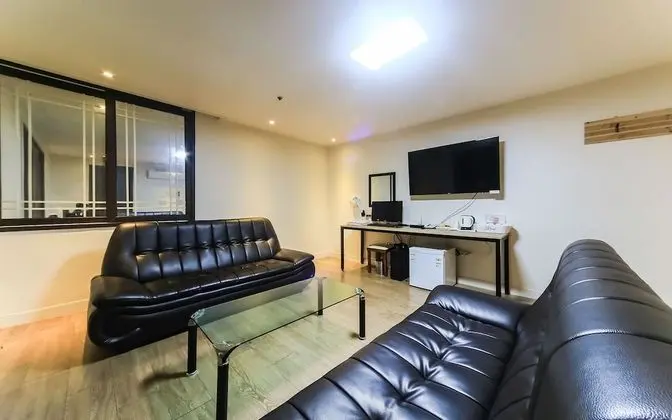 Oda (Family Room (Netflix available + two )