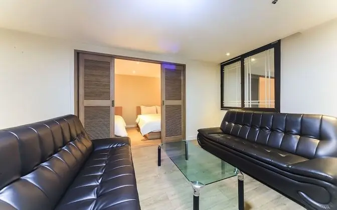 Oda (Family Room (Netflix available + two )