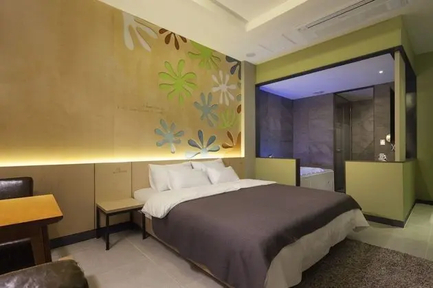 Oda (Standard-Clothing purifier (free watc)