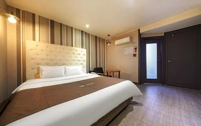 Oda (Standard-OTT Movie Available (Netflix)