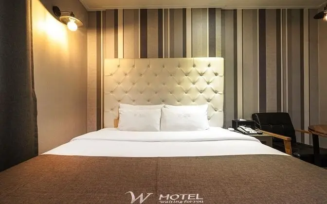 Oda (Standard-OTT Movie Available (Netflix)