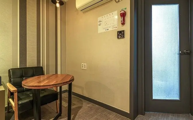 Oda (Standard-OTT Movie Available (Netflix)